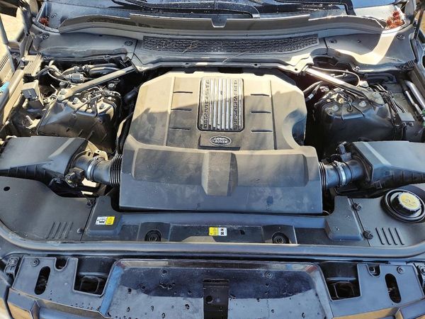 2016 LAND ROVER RANGEROVER HST — Engine bay