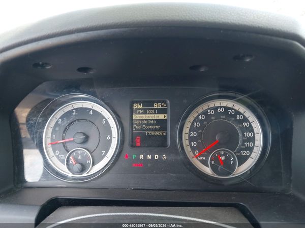 2017 RAM 1500 EXPRESS  4X2 5'7 BOX — I7
