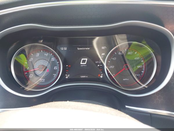2015 DODGE CHARGER SXT — I7