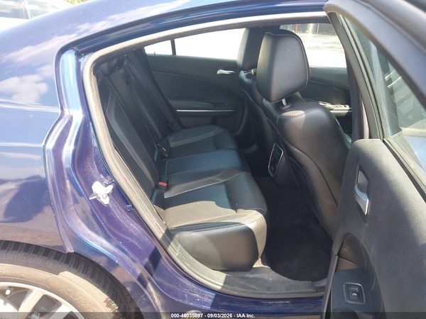 2015 DODGE CHARGER SXT — I8