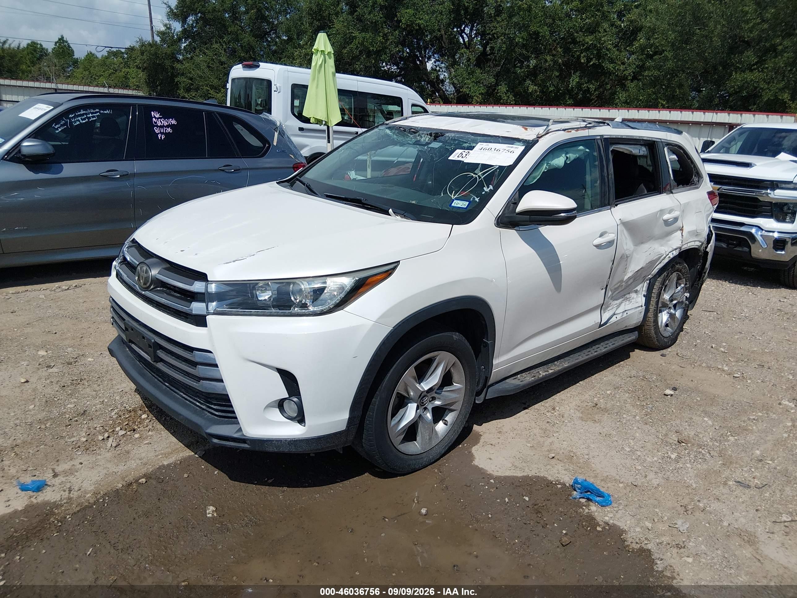 2017 TOYOTA HIGHLANDER LIMITED — I2