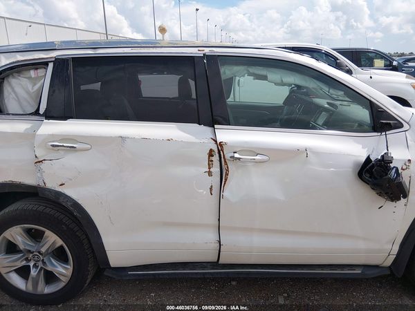 2017 TOYOTA HIGHLANDER LIMITED — I116