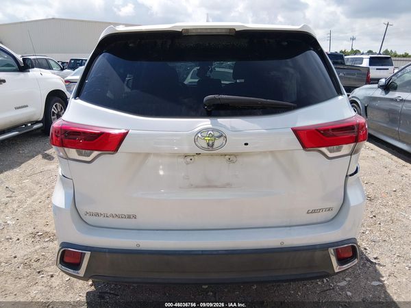 2017 TOYOTA HIGHLANDER LIMITED — I119