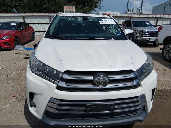 2017 TOYOTA HIGHLANDER LIMITED — I156