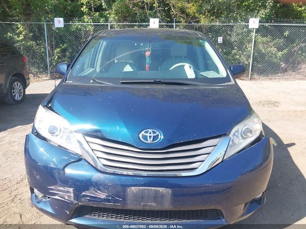 2012 TOYOTA SIENNA XLE V6 8 PASSENGER