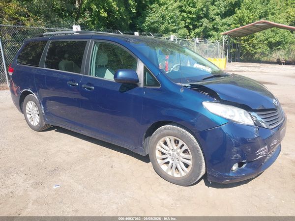 2012 TOYOTA SIENNA XLE V6 8 PASSENGER