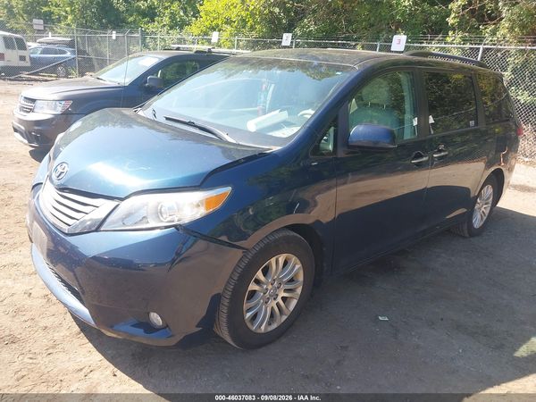 2012 TOYOTA SIENNA XLE V6 8 PASSENGER