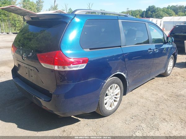 2012 TOYOTA SIENNA XLE V6 8 PASSENGER