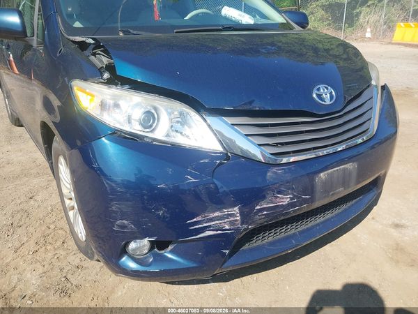 2012 TOYOTA SIENNA XLE V6 8 PASSENGER