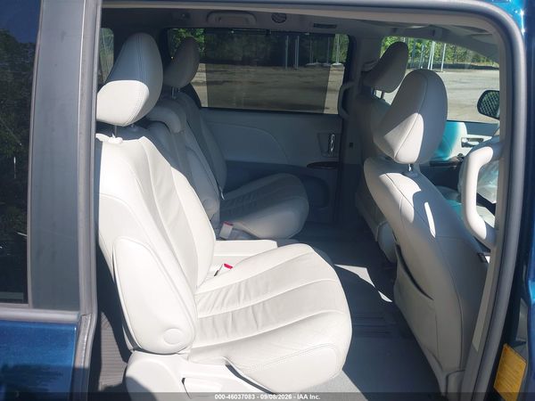2012 TOYOTA SIENNA XLE V6 8 PASSENGER