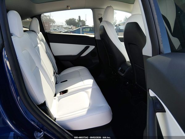 2021 TESLA MODEL Y — I8