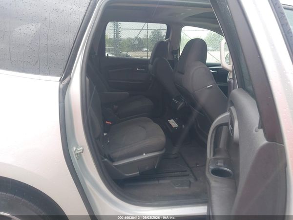 2012 CHEVROLET TRAVERSE 1LT — I8