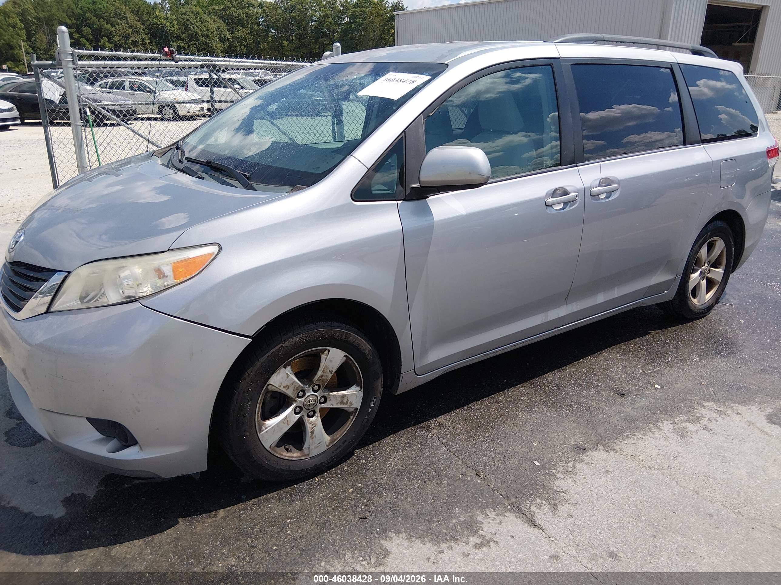 2012 TOYOTA SIENNA LE V6 8 PASSENGER — I2