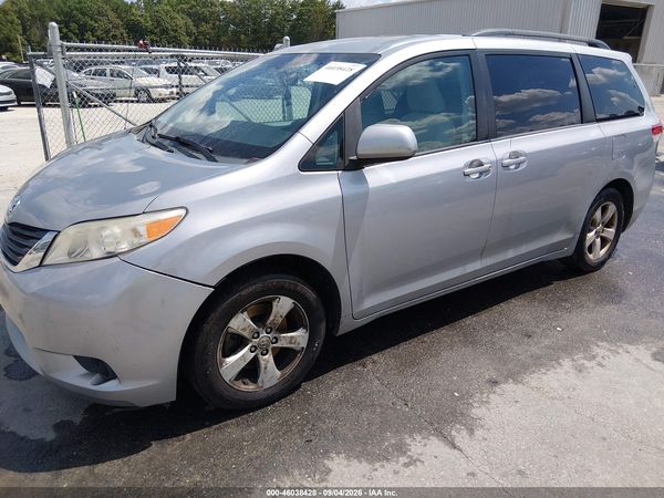 2012 TOYOTA SIENNA LE V6 8 PASSENGER — I2