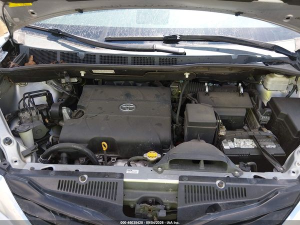 2012 TOYOTA SIENNA LE V6 8 PASSENGER — I10