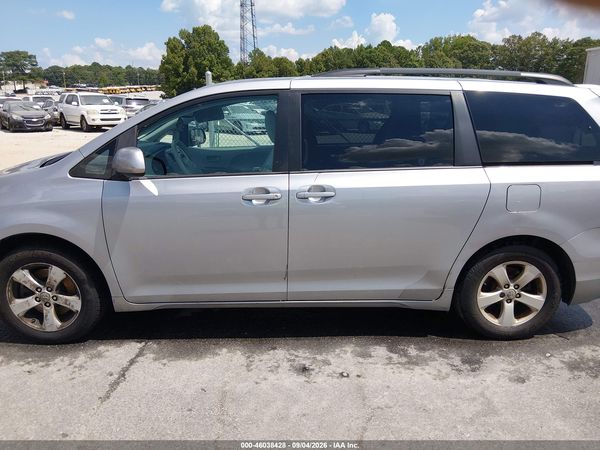 2012 TOYOTA SIENNA LE V6 8 PASSENGER — I117
