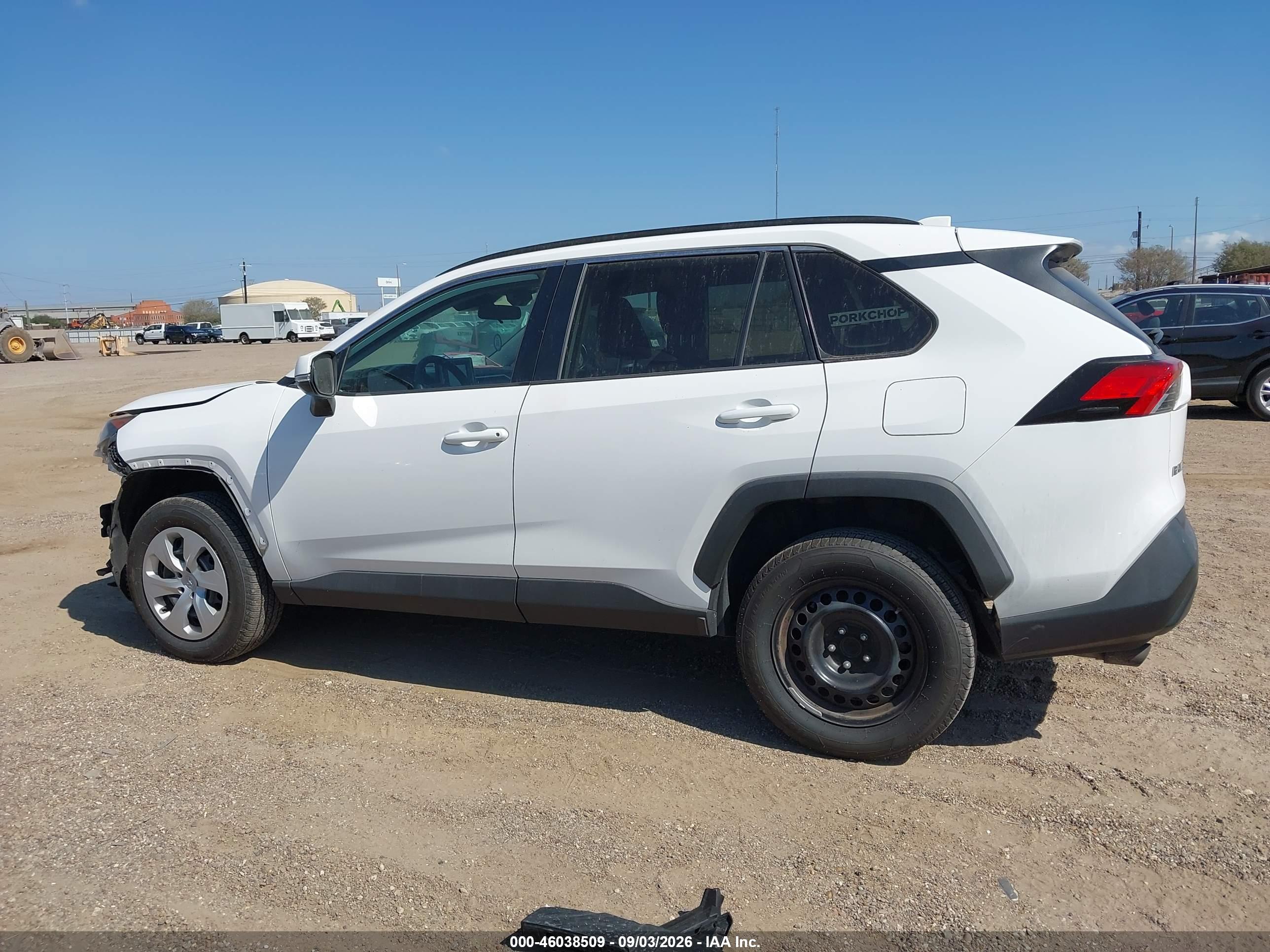 2020 TOYOTA RAV4 LE