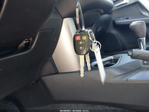 2017 TOYOTA RAV4 XLE — I11