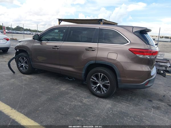 2017 TOYOTA HIGHLANDER LE — I3