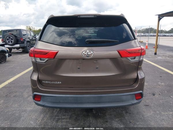 2017 TOYOTA HIGHLANDER LE — I119