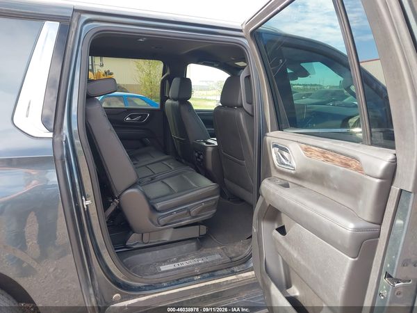2021 CHEVROLET SUBURBAN 4WD LT — I8