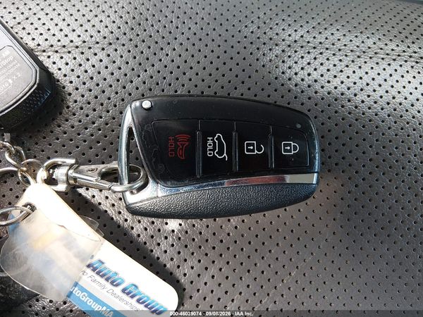 2017 HYUNDAI SANTA FE SE ULTIMATE — I11