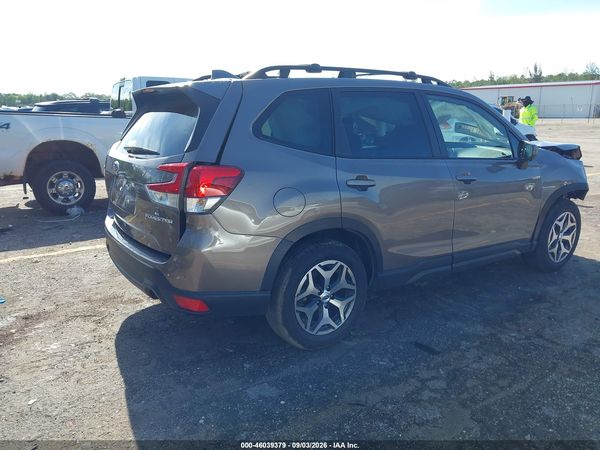 2023 SUBARU FORESTER PREMIUM — I4