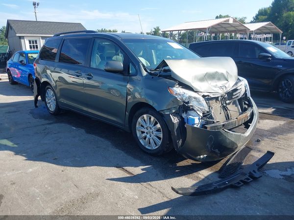 2012 TOYOTA SIENNA XLE 7 PASSENGER — I1