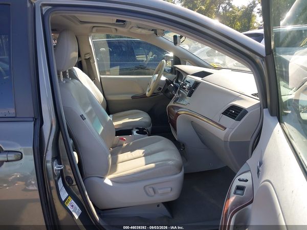 2012 TOYOTA SIENNA XLE 7 PASSENGER — I5