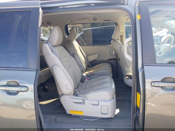 2012 TOYOTA SIENNA XLE 7 PASSENGER — I8