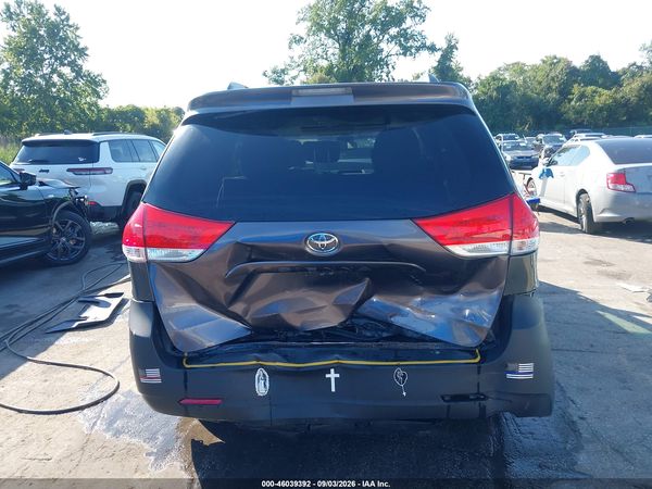 2012 TOYOTA SIENNA XLE 7 PASSENGER — I119