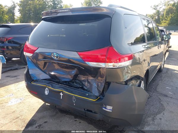 2012 TOYOTA SIENNA XLE 7 PASSENGER — I155