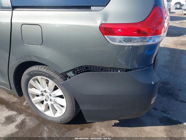 2012 TOYOTA SIENNA XLE 7 PASSENGER — I156