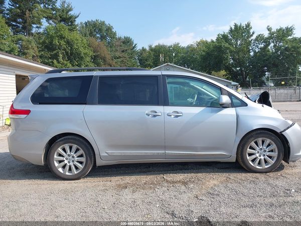 2012 TOYOTA SIENNA XLE 7 PASSENGER