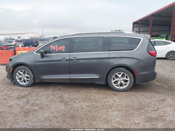 2019 CHRYSLER PACIFICA TOURING L — I117