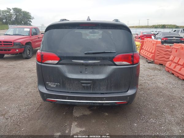 2019 CHRYSLER PACIFICA TOURING L — I119