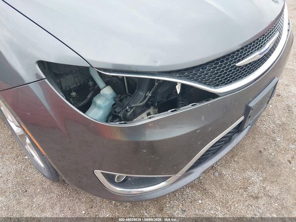 2019 CHRYSLER PACIFICA TOURING L — I153