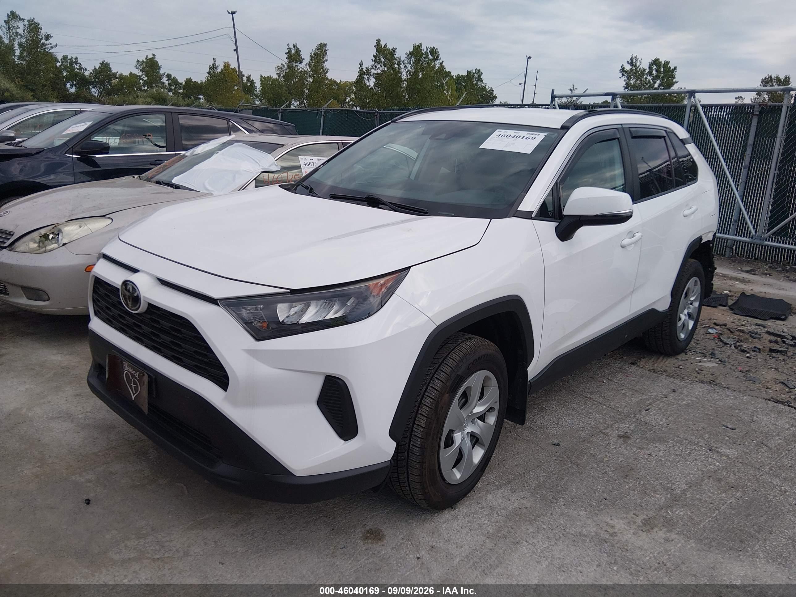2019 TOYOTA RAV4 LE — I2