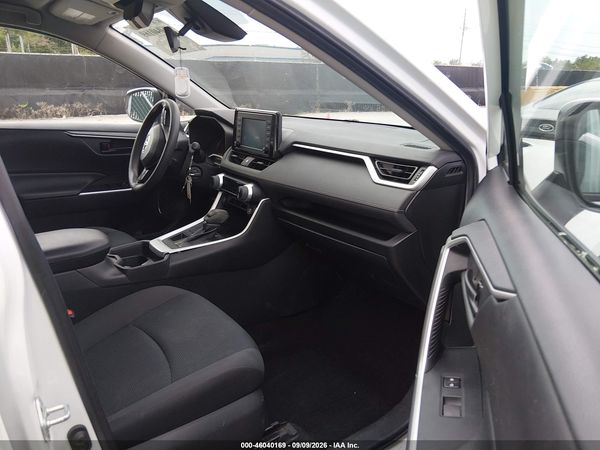 2019 TOYOTA RAV4 LE — I5