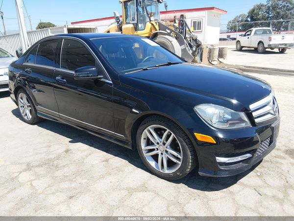2013 MERCEDES-BENZ C 250 SPORT — I1