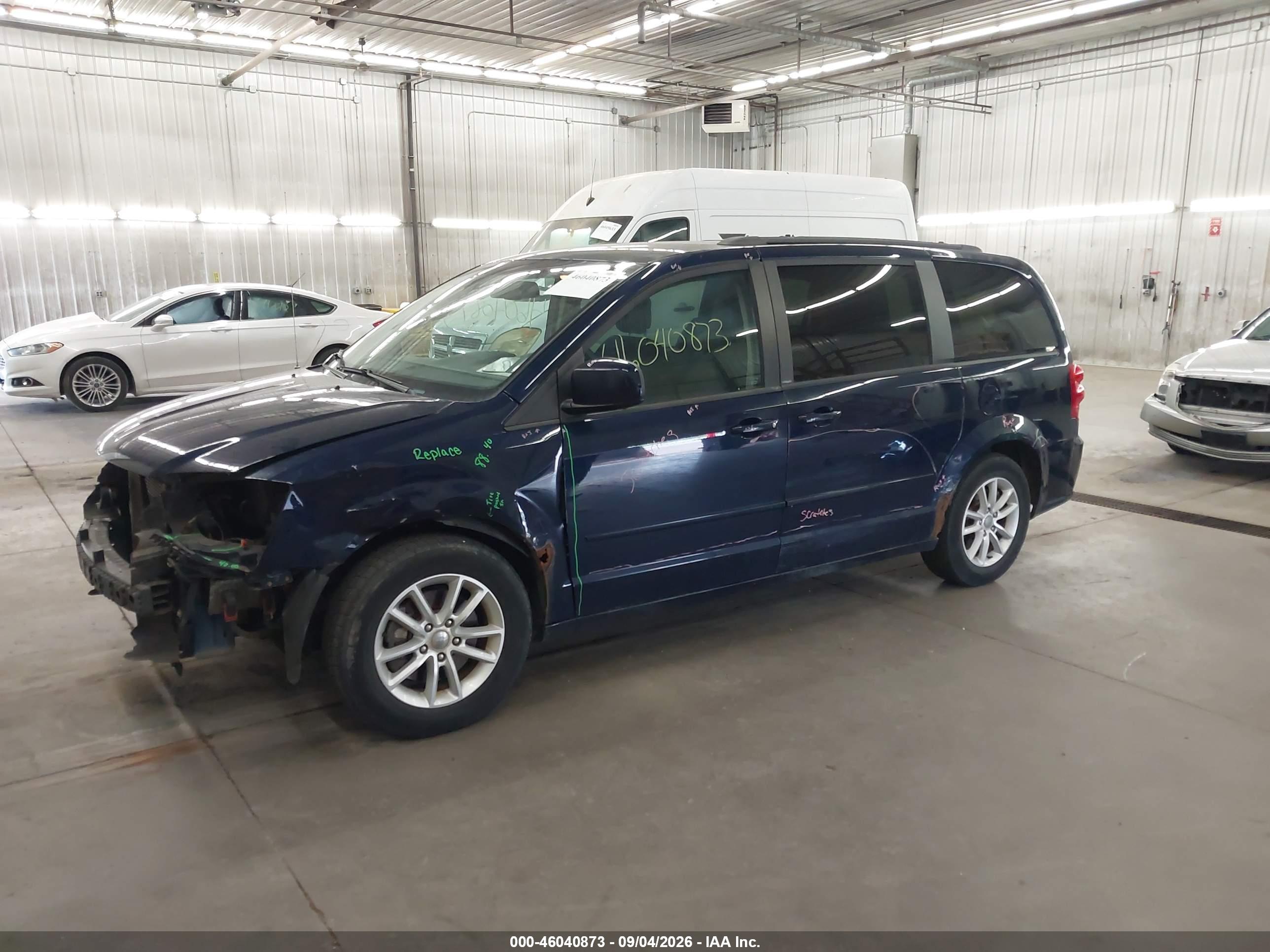 2013 DODGE GRAND CARAVAN SXT — I2