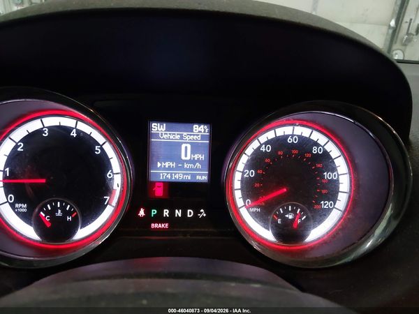 2013 DODGE GRAND CARAVAN SXT — I7