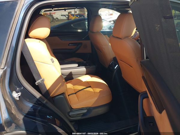 2025 MAZDA CX-90 — I8