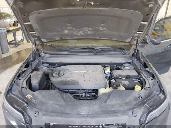 2019 JEEP CHEROKEE LATITUDE PLUS 4X4 — I10
