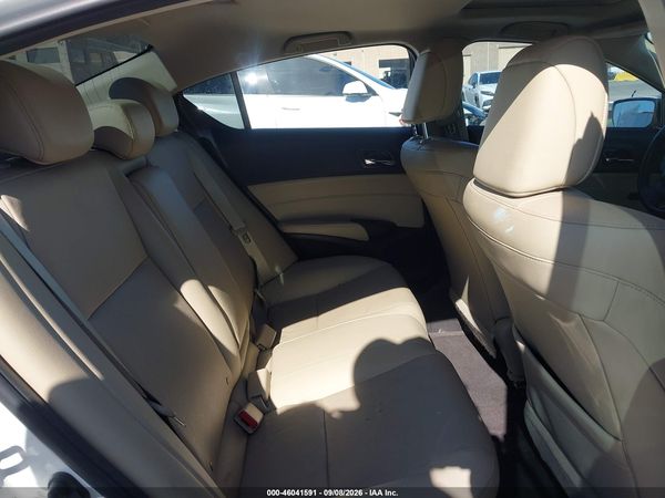 2016 ACURA ILX — I8