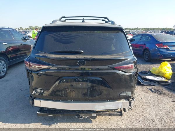 2026 TOYOTA SIENNA WOODLAND EDITION — I119