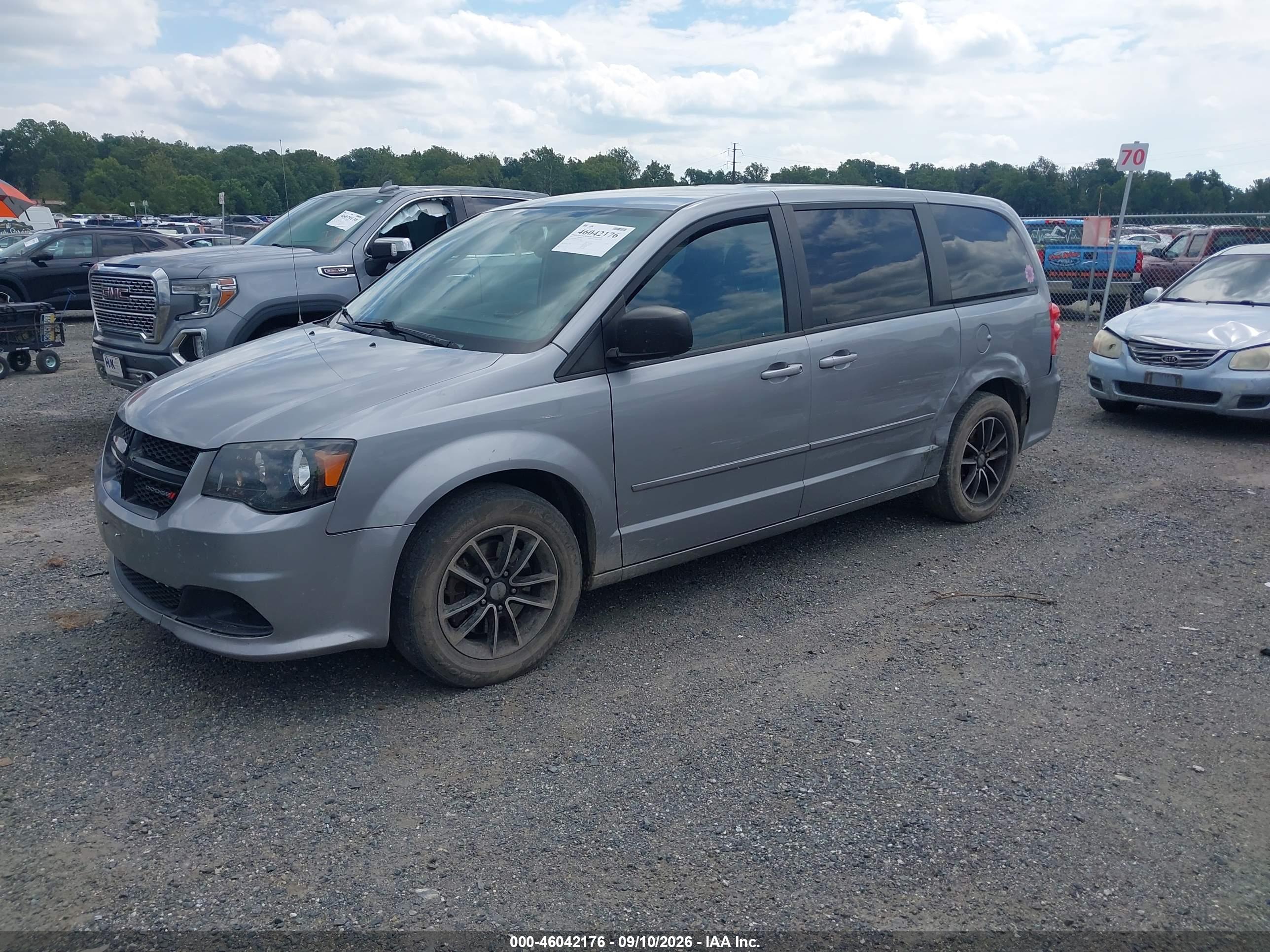 2015 DODGE GRAND CARAVAN SE — I2