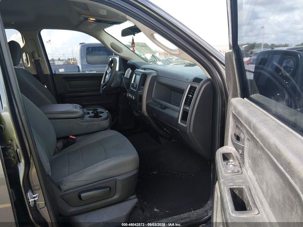 2017 RAM 1500 EXPRESS  4X2 6'4 BOX — I5