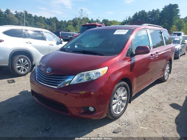2015 TOYOTA SIENNA — I2