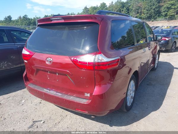 2015 TOYOTA SIENNA — I4